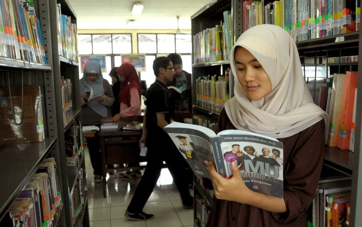  Penguatan Kualitas Koleksi Perpustakaan Perguruan Tinggi dalam Menghadapi Era Digital